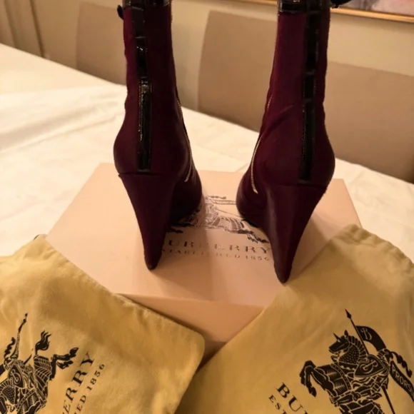 BURBERRY size 39.5 wine heritage texture walsingham 105 wedge ankle boot - Picture 7 of 16